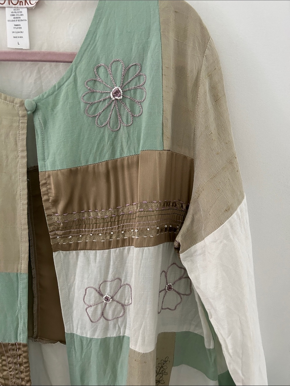 Vintage TOTOnKO Patchwork Silk/Linen Jacket Embroidered Floral Artsy Lagenlook - Picture 3 of 15